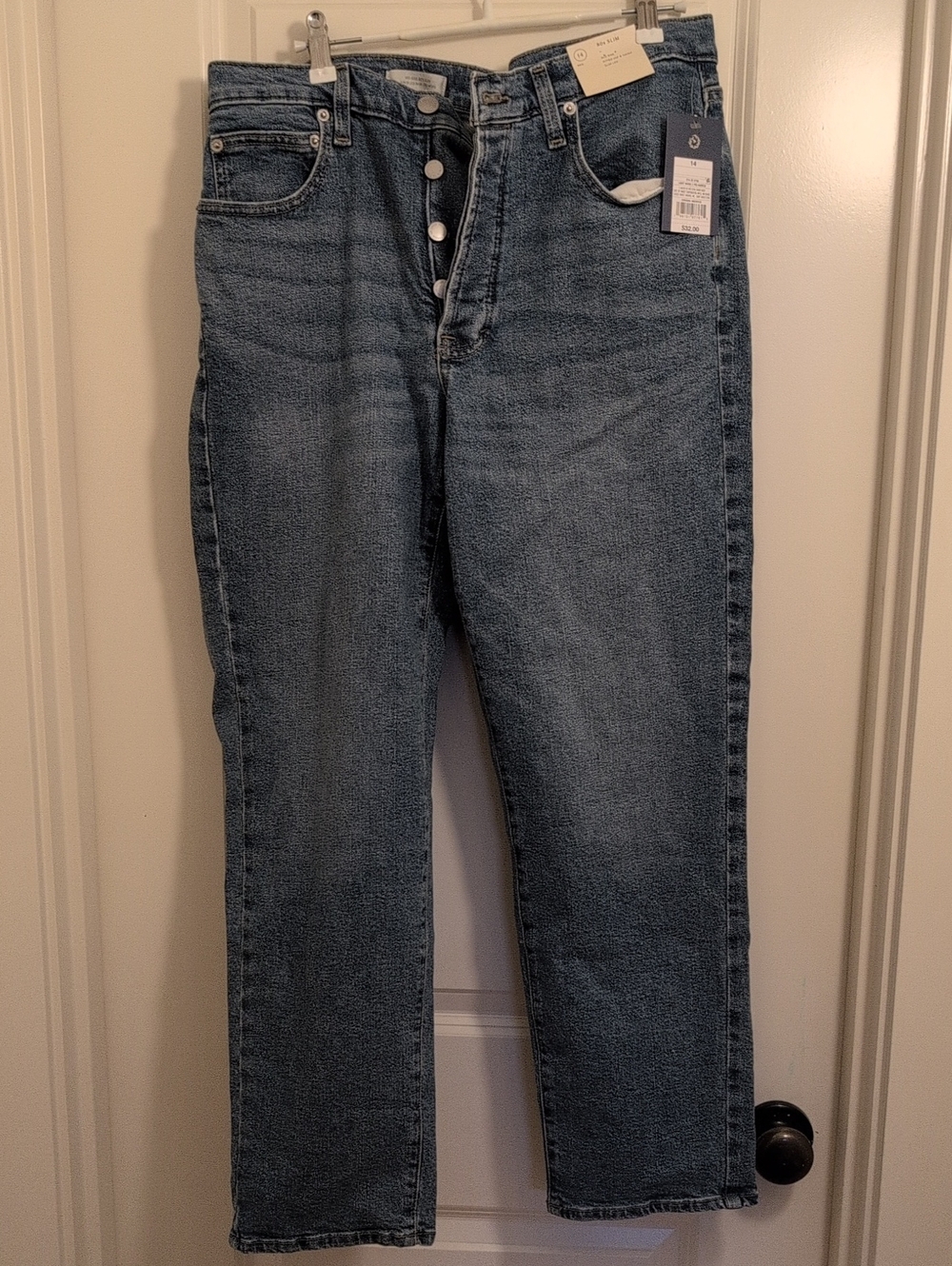 NWT Universal Thread Mid Rise 80's Slim Jeans Light Wash Size 14 - Picture 1 of 7